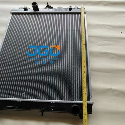 Asamblea 4479181 EX70 de base del radiador del tanque de Spare Parts Radiator del excavador
