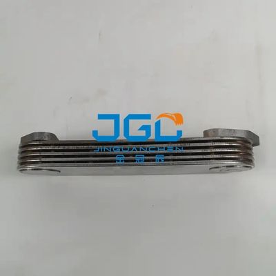El sistema de enfriamiento componente del refrigerador 6D34 de la base del aceite apoya el camión diesel de repuesto ME033678