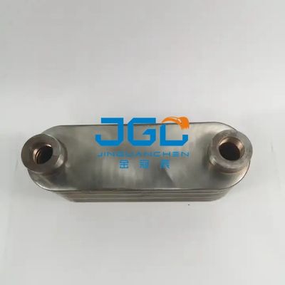 Las piezas del motor del excavador EC240 EC290 engrasan base del refrigerador VOE20450897 20715681