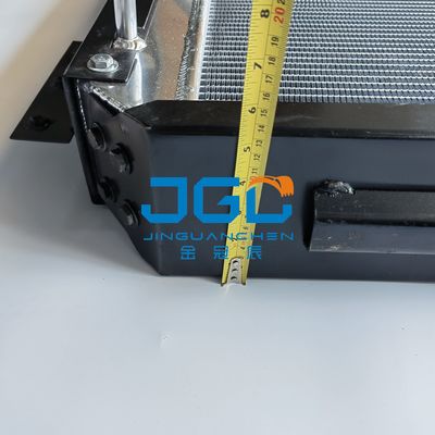 Excavador Fitting Aluminum del sistema R215-7 de la refrigeración por agua del radiador del tanque pequeño