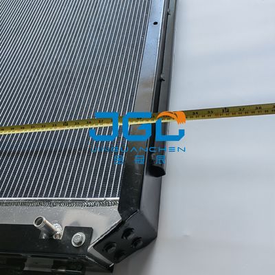 Excavador Fitting Aluminum del sistema R215-7 de la refrigeración por agua del radiador del tanque pequeño