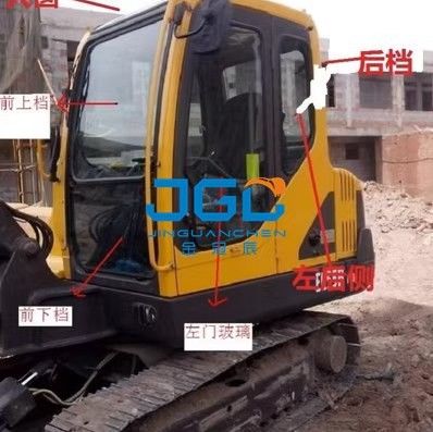 55B 60D Parabrisas delantero de vidrio para excavadora Parte superior e inferior de la puerta Tragaluz de empuje derecho del lado trasero