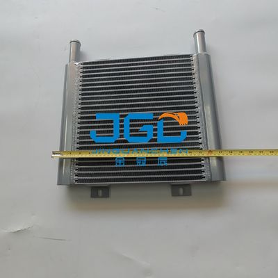 Asamblea 4479181 EX70 de base del radiador del tanque de Spare Parts Radiator del excavador