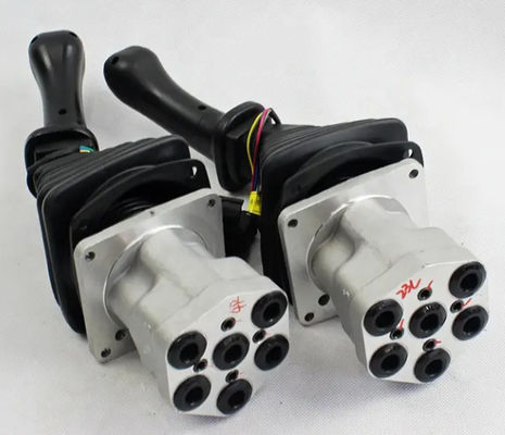 Excavadora caliente DX6 PIN Un conjunto izquierda y derecha control del joystick hidráulico