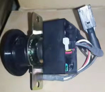El motor de la máquina de excavación debe estar equipado con un sistema de control de velocidad.