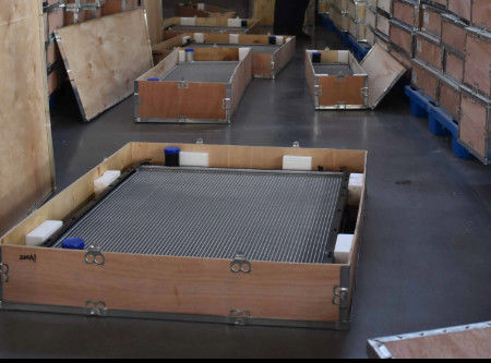 La fábrica vende radiador de excavadora R305-9 de alta calidad para excavadoras
