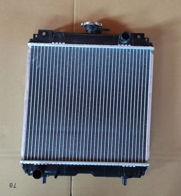 Radiador de tanque de agua Assy RA221-42300 para excavadora Kubota U15 U17 U15-3 U17-3