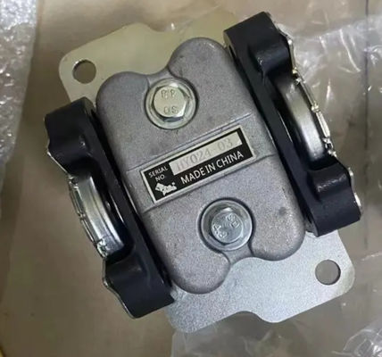 Válvula del pedal de la excavadora 702-16-04250 palanca de control de desplazamiento 702-16-01861 702-16-01542 Para PC78 PC200-7 PC200-8